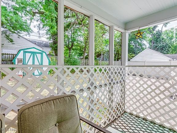 5th image of 661 Seward Ave