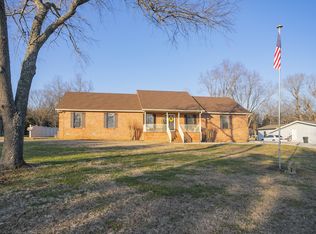 1072 Bledsoe Dr, Castalian Springs, TN 37031