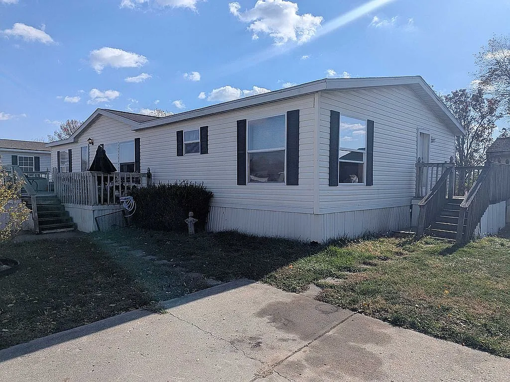 614 Minerva St photo 1