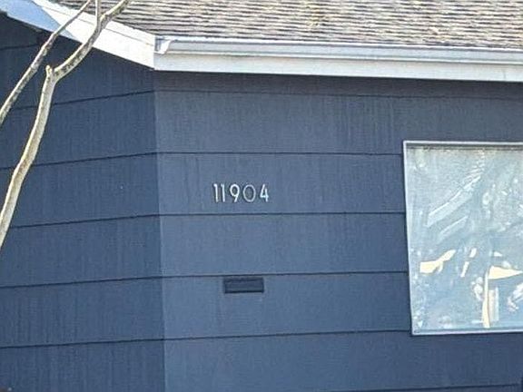 5th image of 11904 NE Morris St