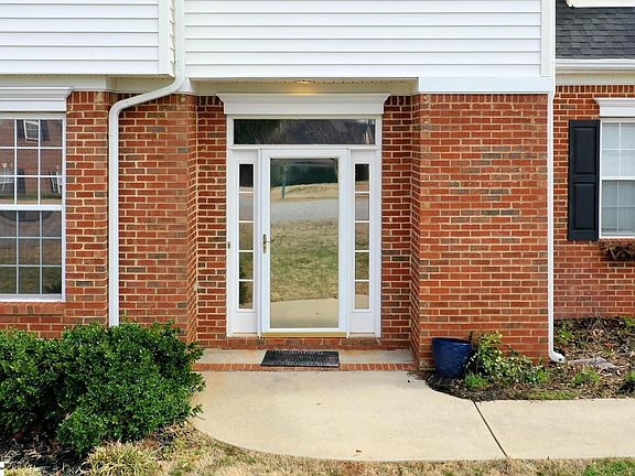 4th image of 415 Scenic Oak Dr