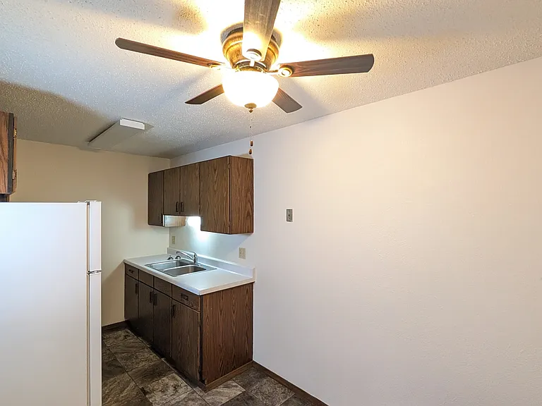 Southview Apartments — Photo 14