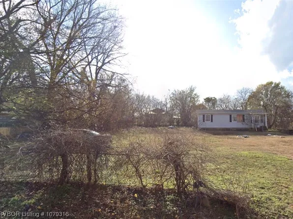 332 Honey Farm Ln, Arkoma, OK 74901