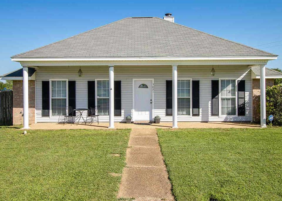 1st image of 5021 Wagonwheel Dr