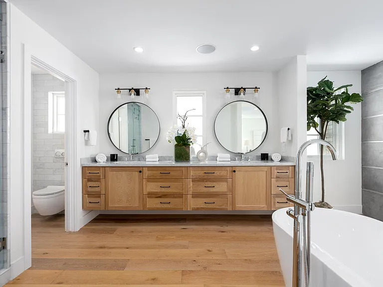 1025 W Balboa Blvd — Photo 28