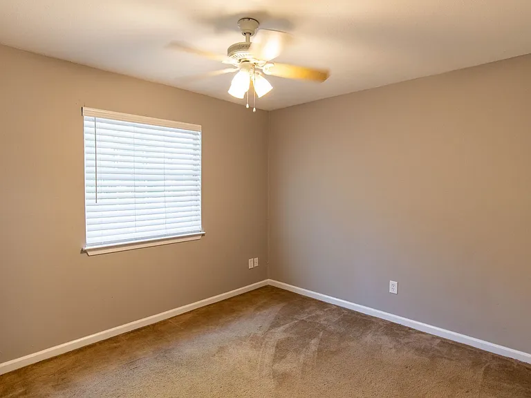 2186 Timberwood Cir N — Photo 13