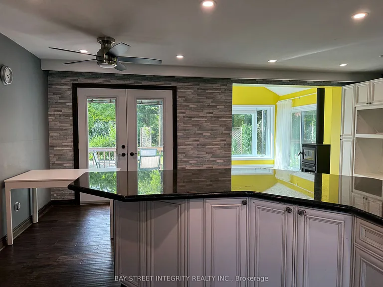 1339 Pinegrove Rd — Photo 10