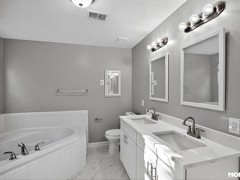 7 Hickory St — Photo 12