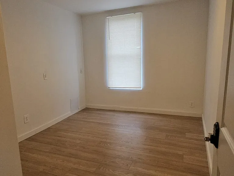 101 N 60th St #3 — Photo 7
