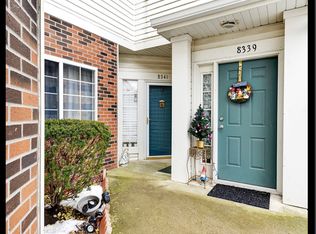 8341 Ripple Rdg, Darien, IL 60561