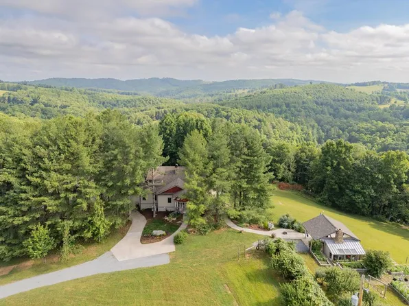 3963 Heritage Rd, Woodlawn, VA 24381