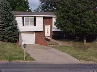 1125 Albers Ln, Bethalto, IL 62010