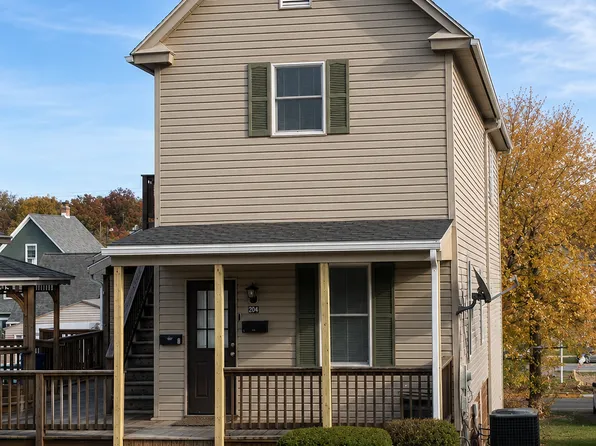 204 N 4th St #C, Youngwood, PA 15697