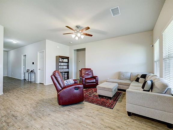3rd image of 7523 Tye Creek Ln