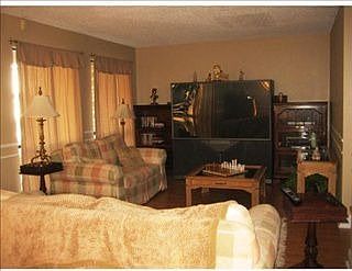 3rd image of 34 Stanton Hall Dr