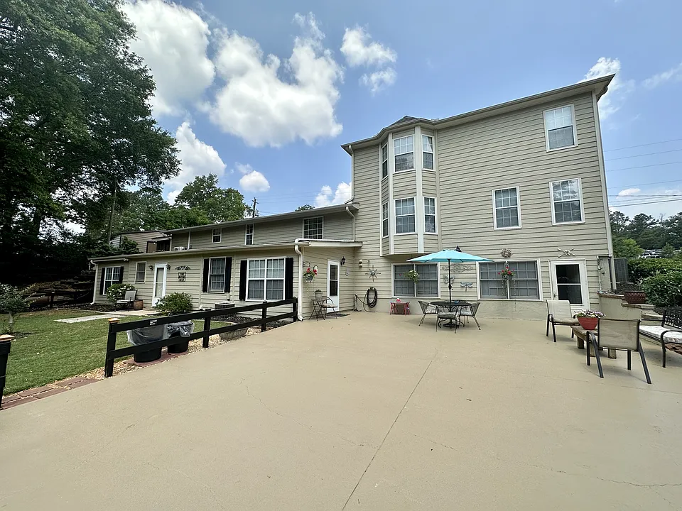20 Coffey Ln