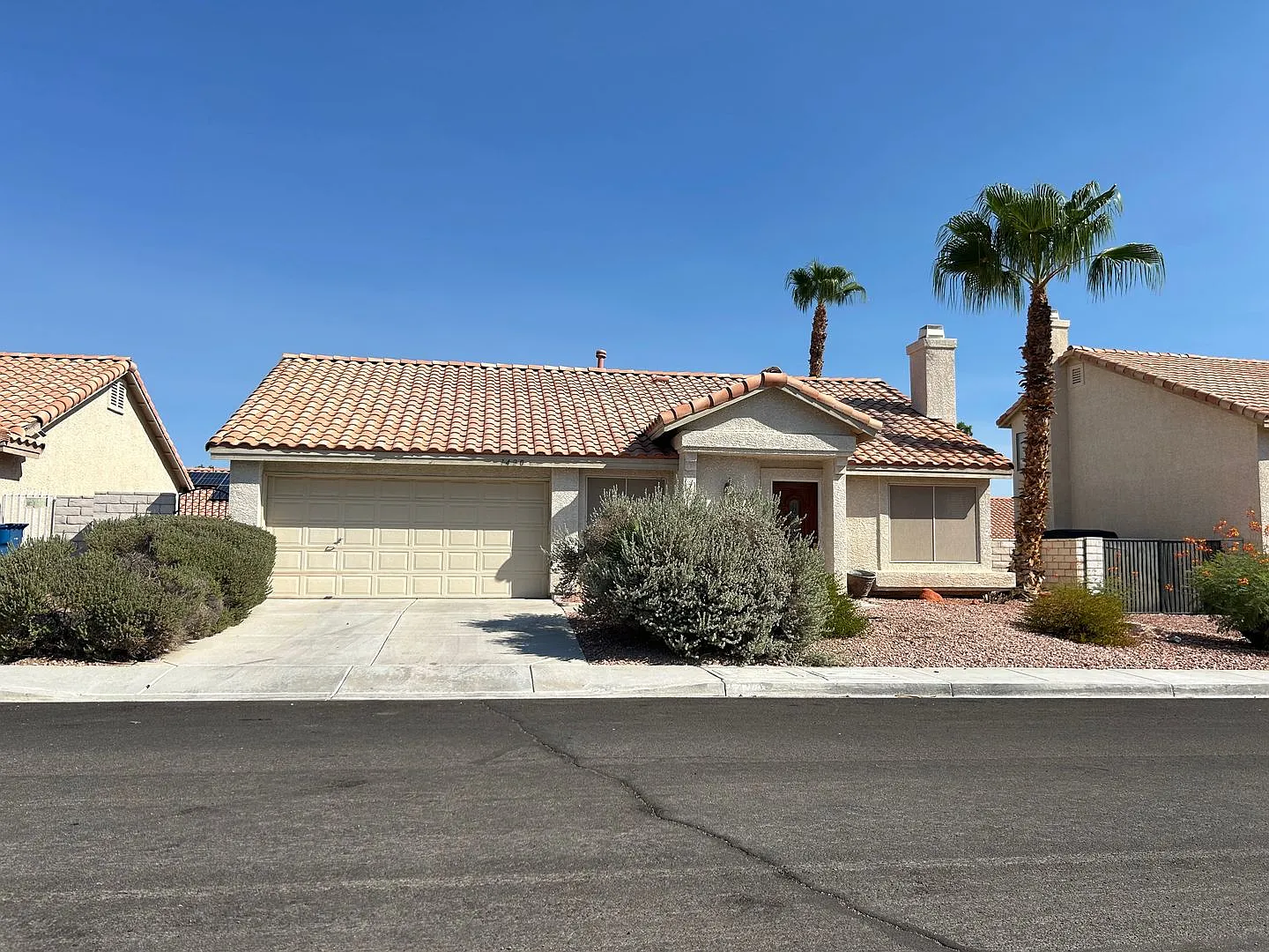 Single Story 3 bedroom home in Eldorado — Photo 1
