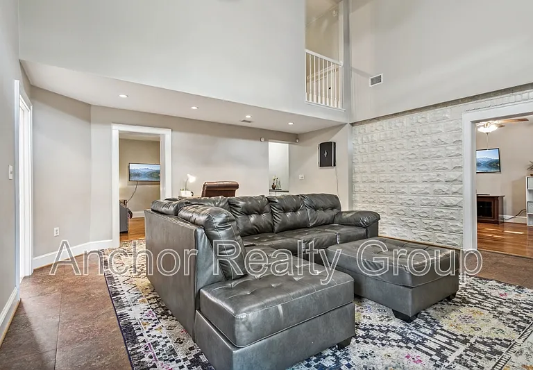 1839 Edgewood Ave — Photo 15