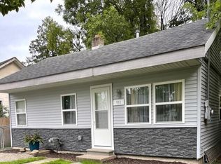 911 Lenore Ave, Lansing, MI 48910