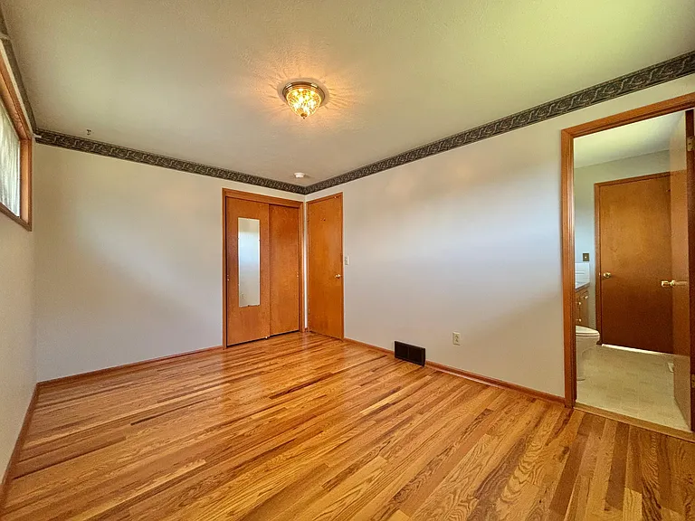 7520 E Mission Ave — Photo 11