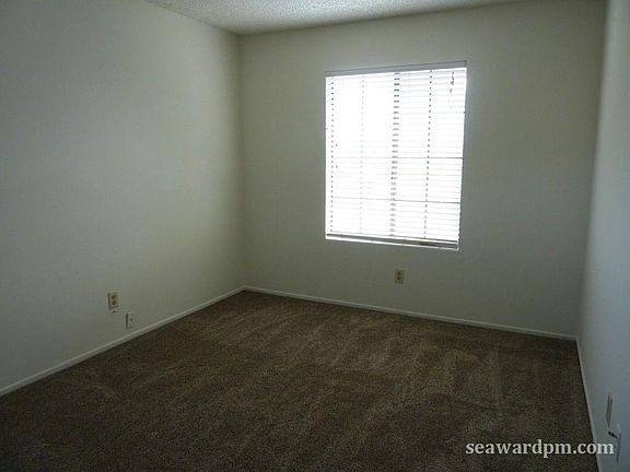 5th image of 10083 Jamestown St