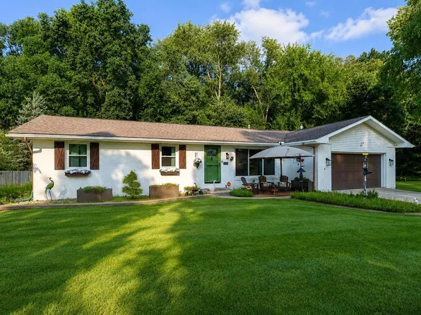 52190 Conestoga Ct, Granger, IN 46530