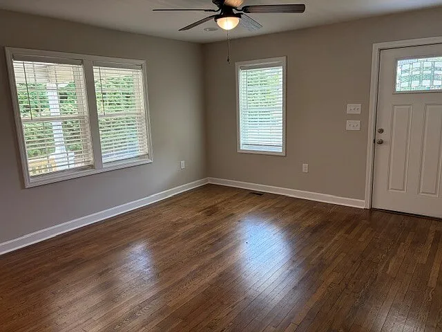 3 bed, 1.0 bath, 1083 sqft, $1,640 — Photo 4