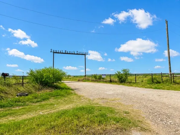 2142 Sunbeam Rdg, Eagle Pass, TX 78852