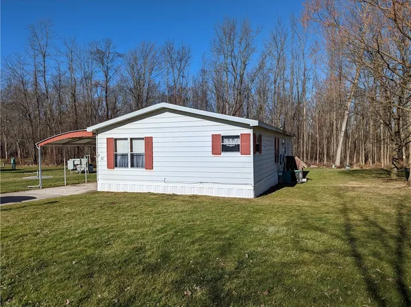 32 Beechwood Blvd, Albion, NY 14411