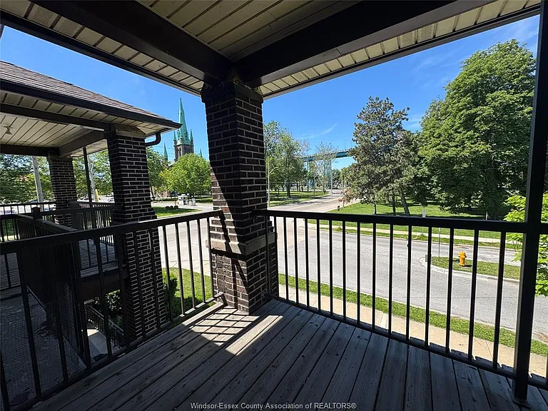 290 Vista Pl #4 — Photo 12