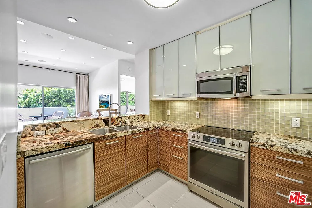1 bed, 1.0 bath, $5,500 — Photo 4