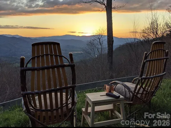 195 Justin Rdg, Clyde, NC 28721