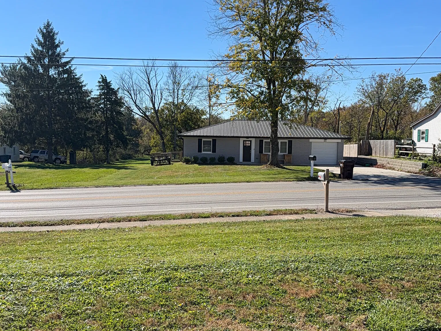 305 W Main St — Photo 2