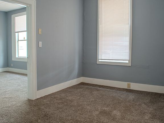 5th image of 621 Merrick St