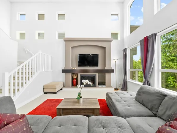 7037 178th St, Surrey, BC V3S 8S2