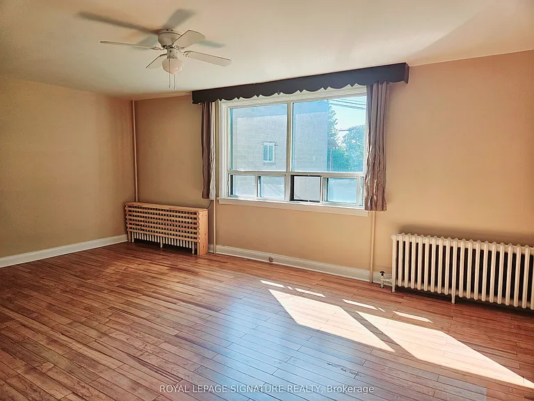 3775 Lake Shore Blvd W #UPPER — Photo 2