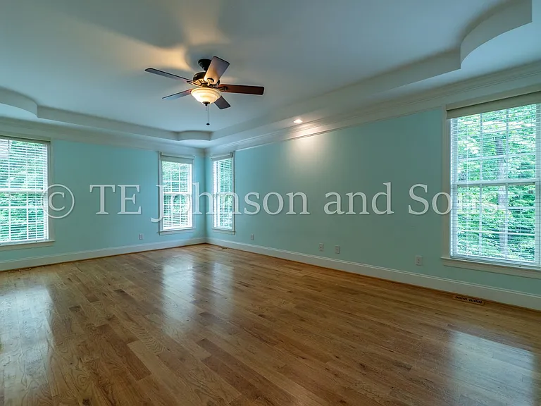 1112 Oakencroft Ct — Photo 19