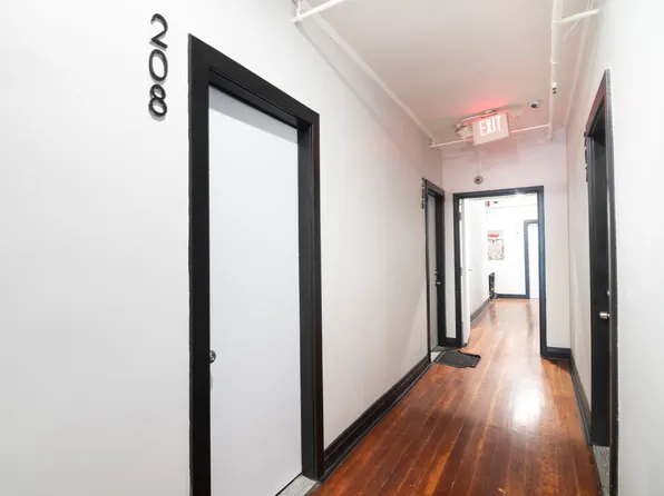 8th Street Studios Near Downtown Los Angeles Move-In Special