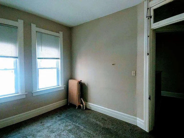 1690 N Franklin Pl #LOWER REAR — Photo 13