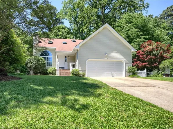 215 Amesbury Ln, Newport News, VA 23606