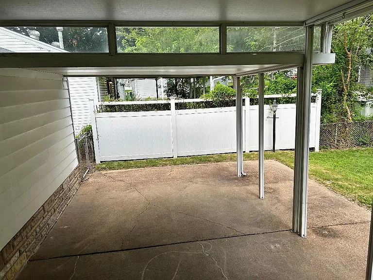 1148 Ashford Dr — Photo 12