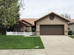 1935 Yorktown Dr, Lodi, CA 95242