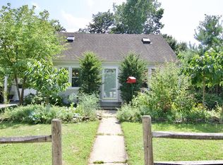 53 Balfour Dr, Springfield, MA 01118