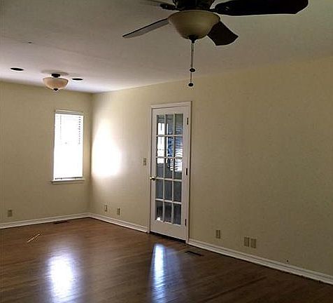 3rd image of 1404 E 58th St S