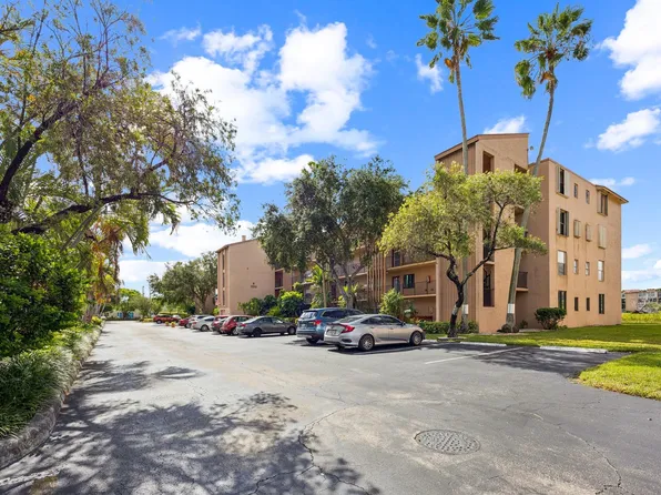 7210 Lake Circle Drive #106, Margate, FL 33063