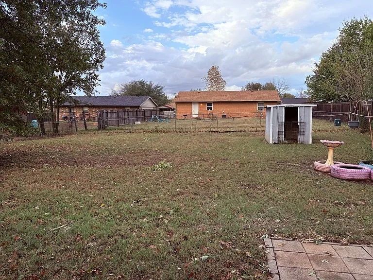 711 Meadowlake Dr — Photo 21