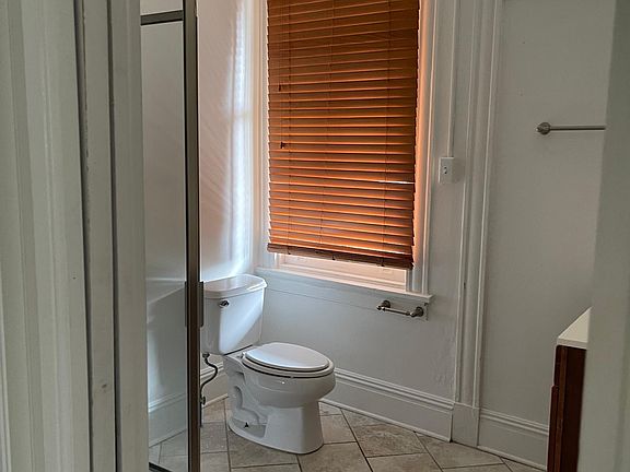 5th image of 2022 Park Ave APT B