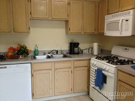 2nd image of 439 Roundtop Ave APT 01