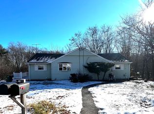 214 216 River Rd E, Berlin, MA 01503