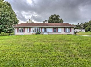 411 S Belmont Rd, Paradise, PA 17562